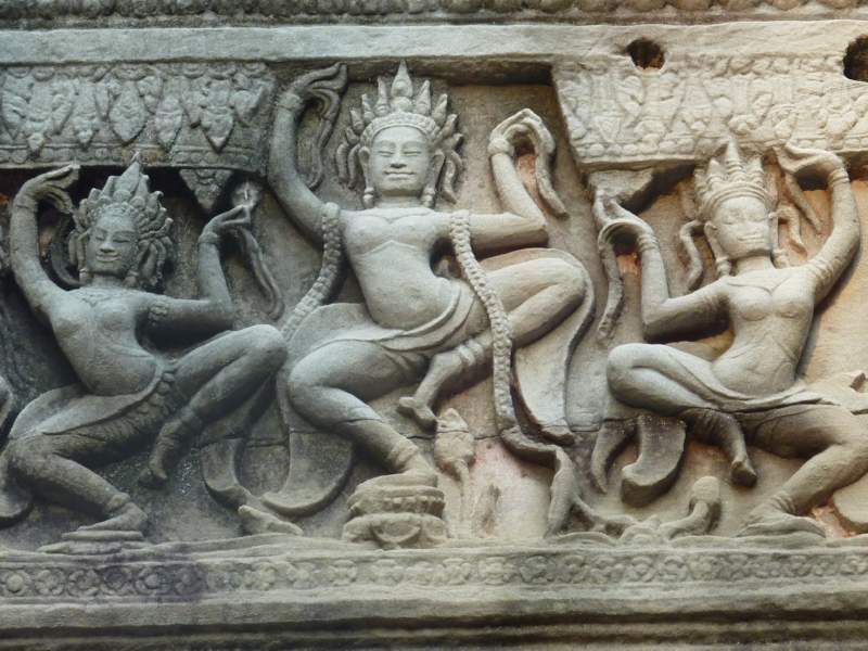 016 Three Apsaras Dancing