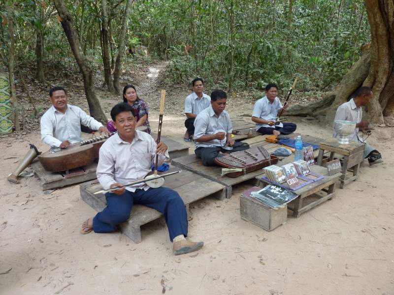 013 Musicians at Ta Phrom