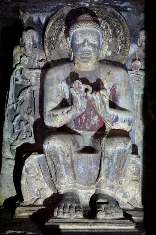 Cave 16, Main Buddha Statue