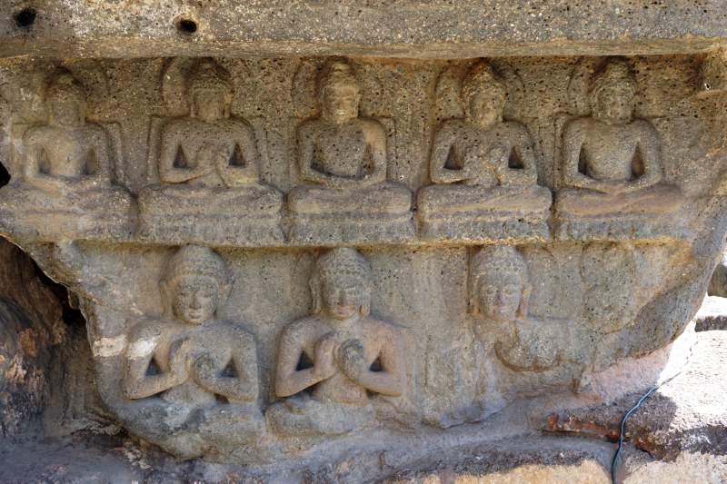Cave 19, Many Buddhas