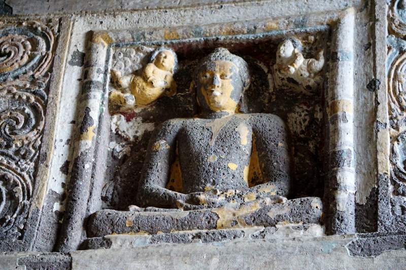 Cave 19, Buddha Meditating
