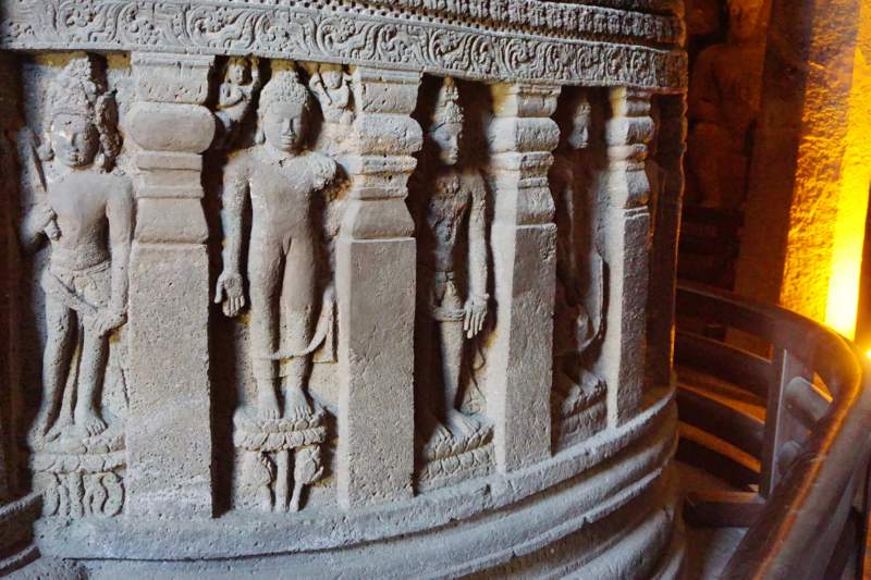 Cave 26, Chaitya Figures