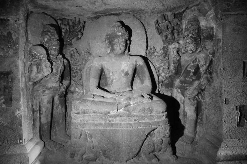 Cave 12, Buddha and Chauri Bearers