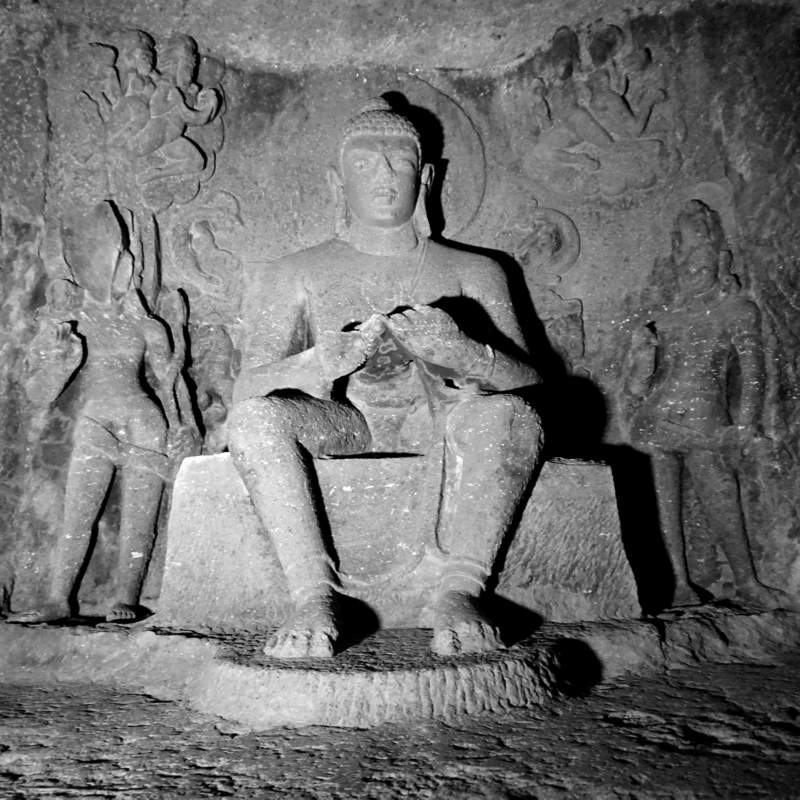 Cave 2, Buddha and Attendents