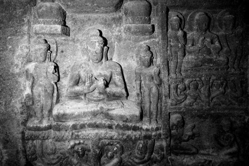 Cave 2, Buddha Reliefs
