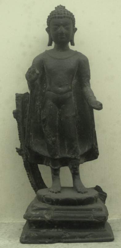 130 Buddha Standing, Bronze, Nalanda