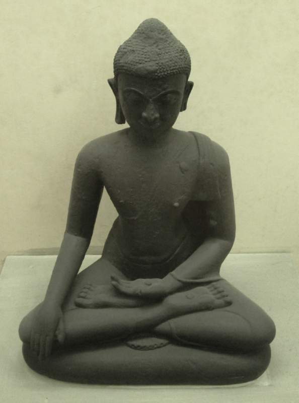 131 Buddha calling Earth, Bronze, Nalanda