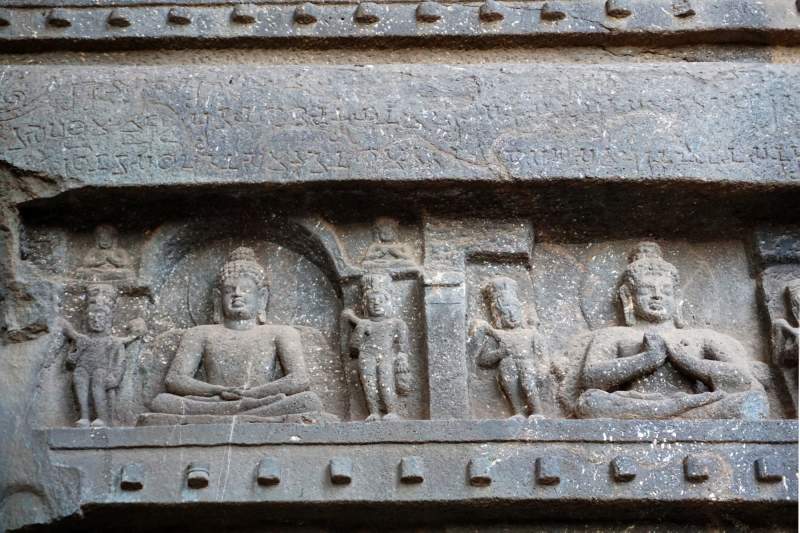 Buddhas and Inscription