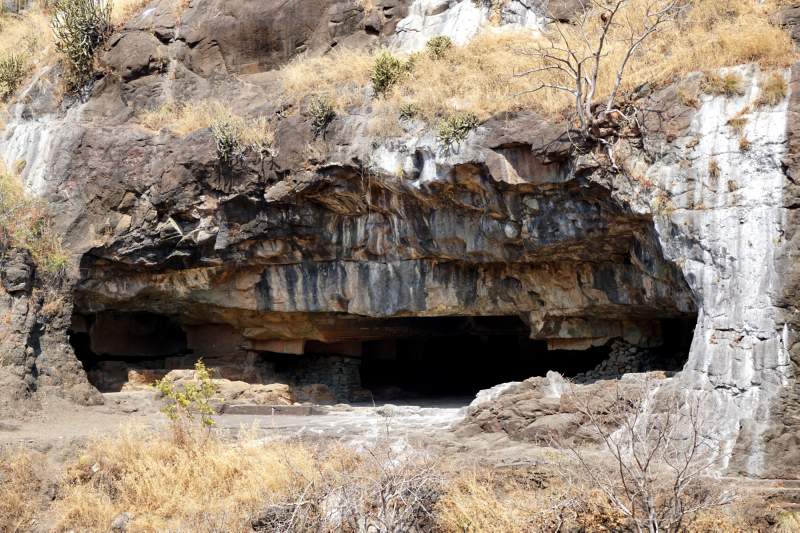 Overhanging Cave 9