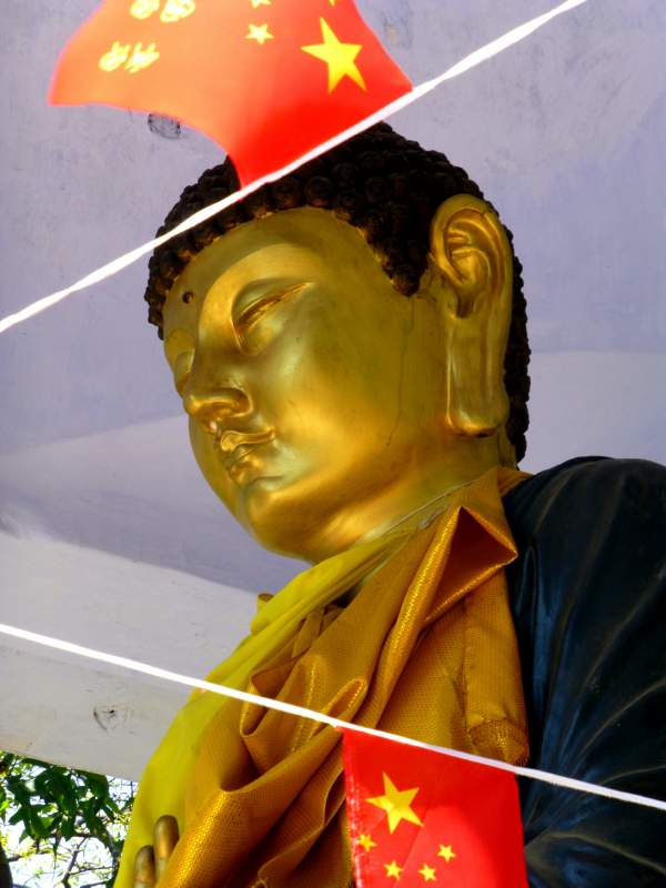 020 Chinese Buddha Statue