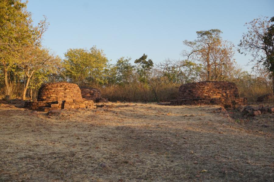 More small Stupas