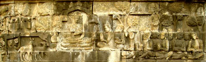 King Bimbisara venerates the Bodhisattva