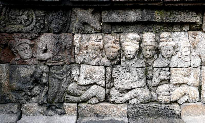 016 Six Bodhisattvas holding Pots 2