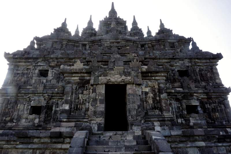 012 Entrance to Massive Temple