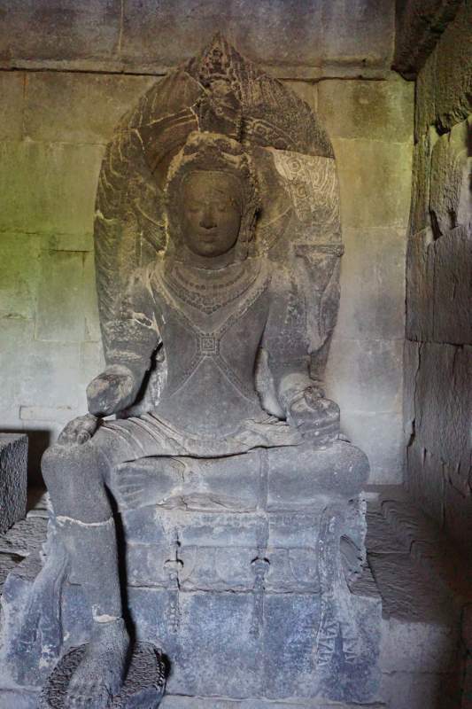019 Bodhisattva Statues