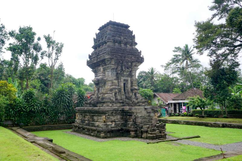 04 View from North, Candi Kidal