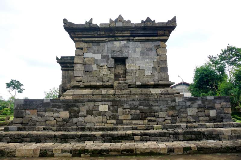038 View from South-West, Candi Badut