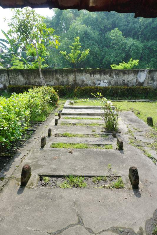 042 Graveyard, Makam Putri Cempo