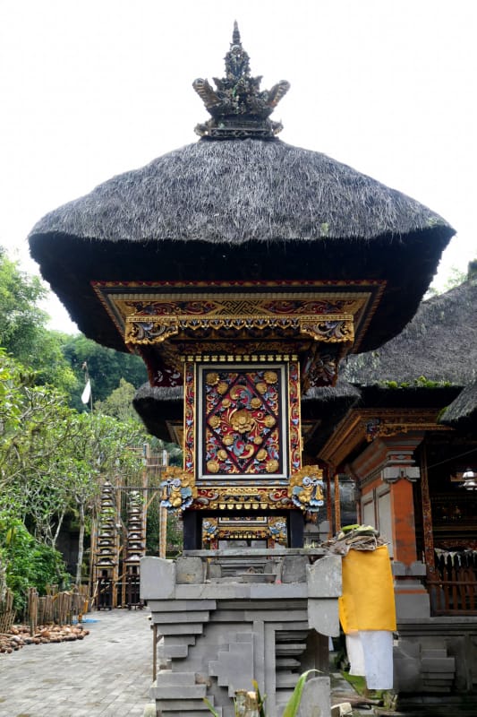 054 Side Shrine