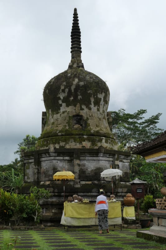 005 Stupa and Offerings