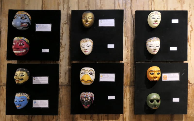 055 Masks on Wall