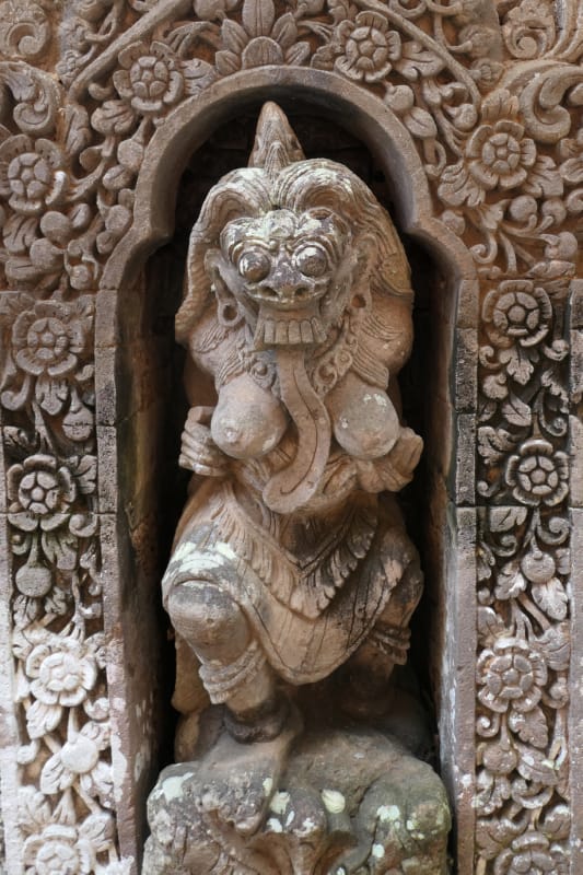 022 Female Lion Figure