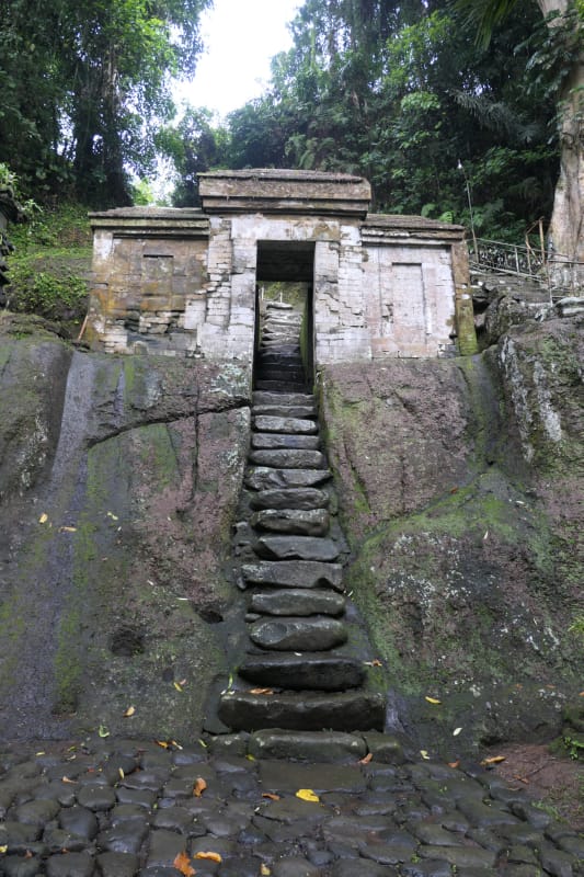 010 Gateway and High Stairs