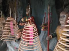 Monkey Gods, Ling Sen Temple