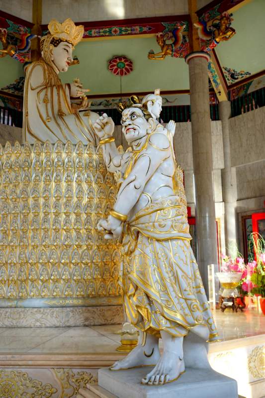 31 Rocana Buddha and Vidyakumara