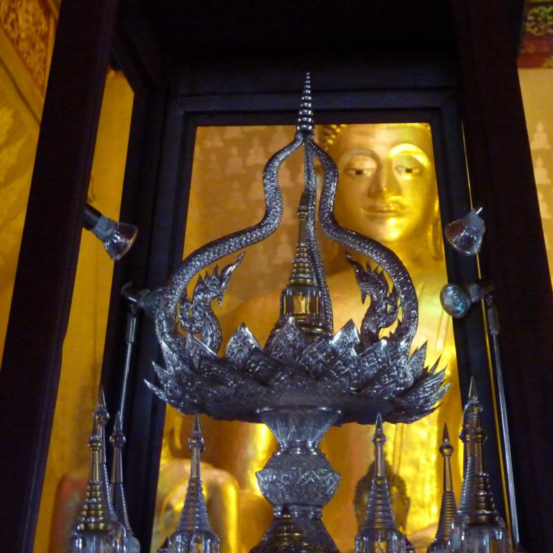 012 Relics and the Buddha