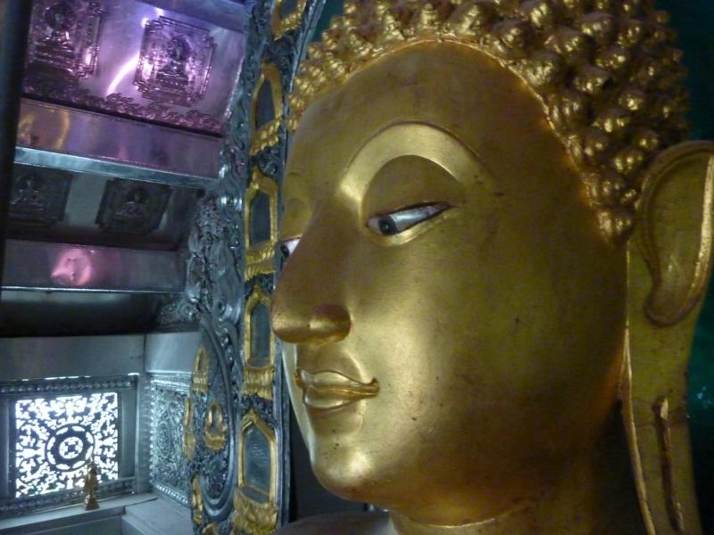 096 Main Buddha Statue