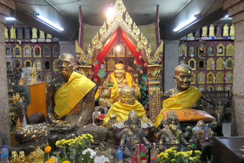 020 Budai Shrine and Luang Pors