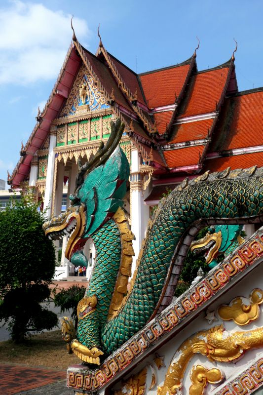 039 Reclining Buddha Shrine with Dragons