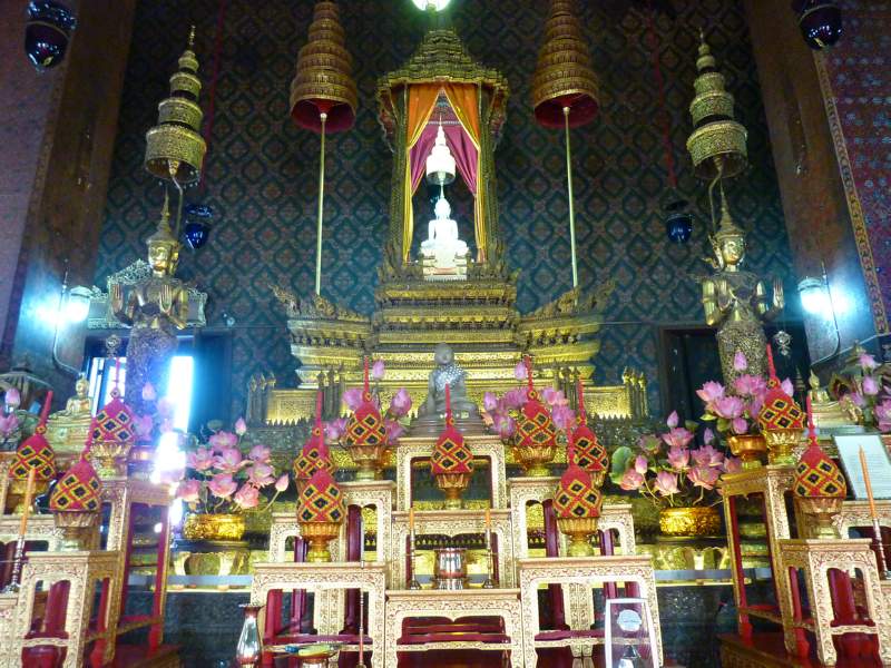 09 Ubosot Shrine